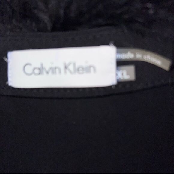 Calvin Klein sweater - Picture 2 of 4